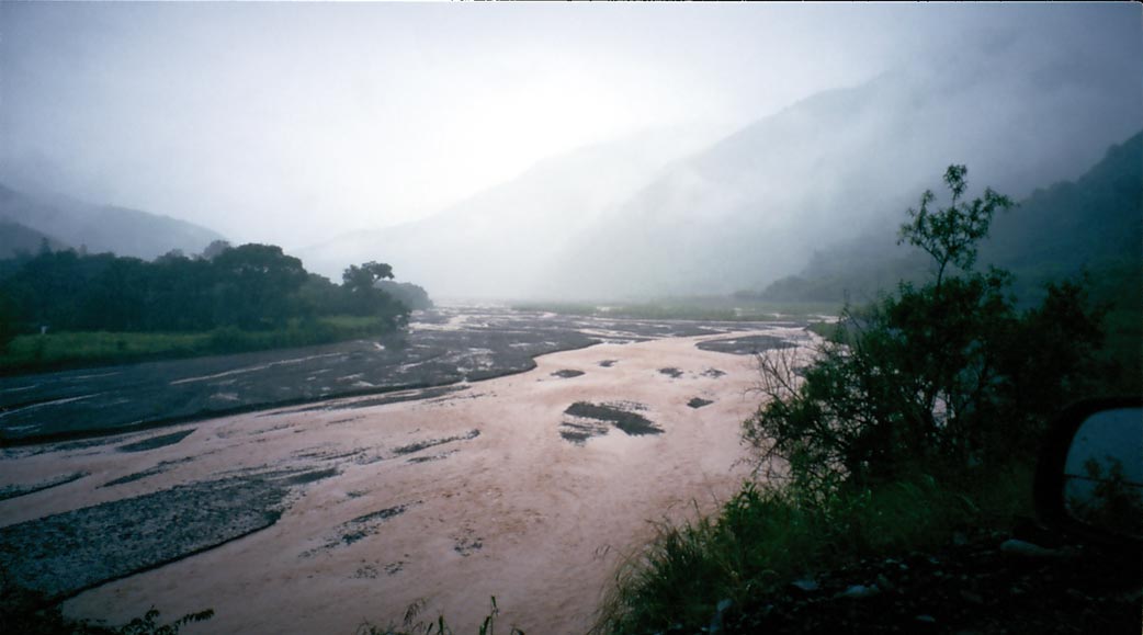 Fluss in der Quebrada del Toro