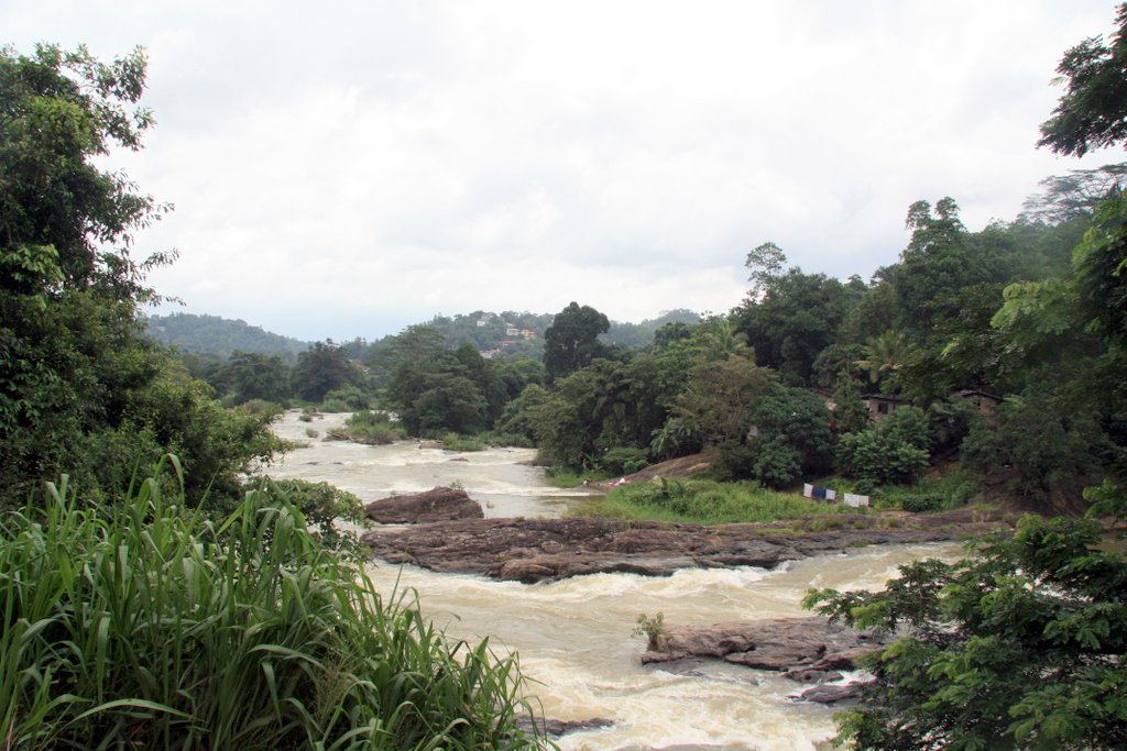 river between Kandy and Ella, Sri Lanka