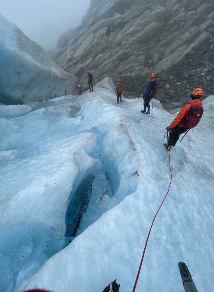 Gletscherspalte in der Engabreen Gletscherzunge, Svartisen, Norwegen